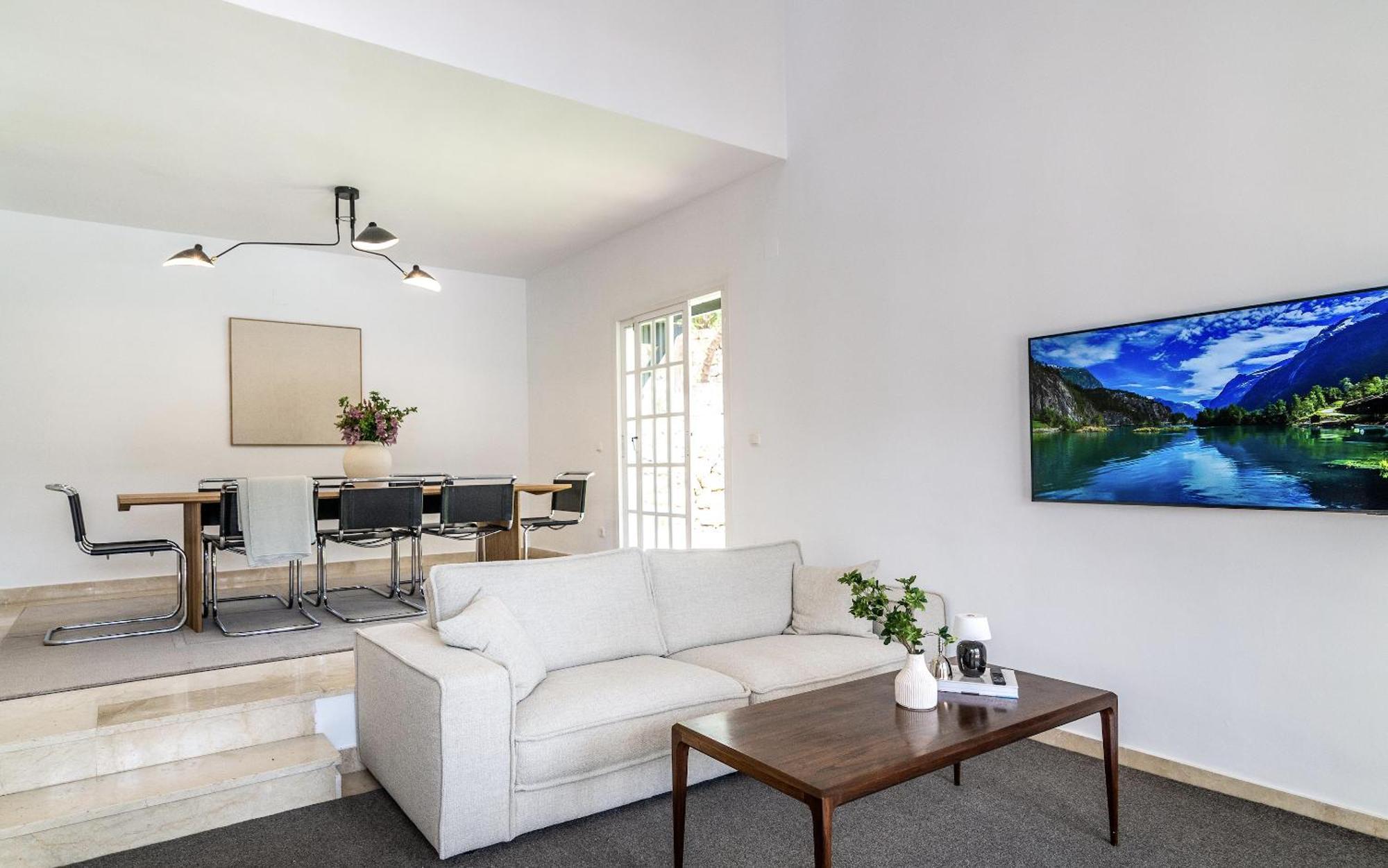 Villa 4 Bedroom In Location - Heated Pool Marbella